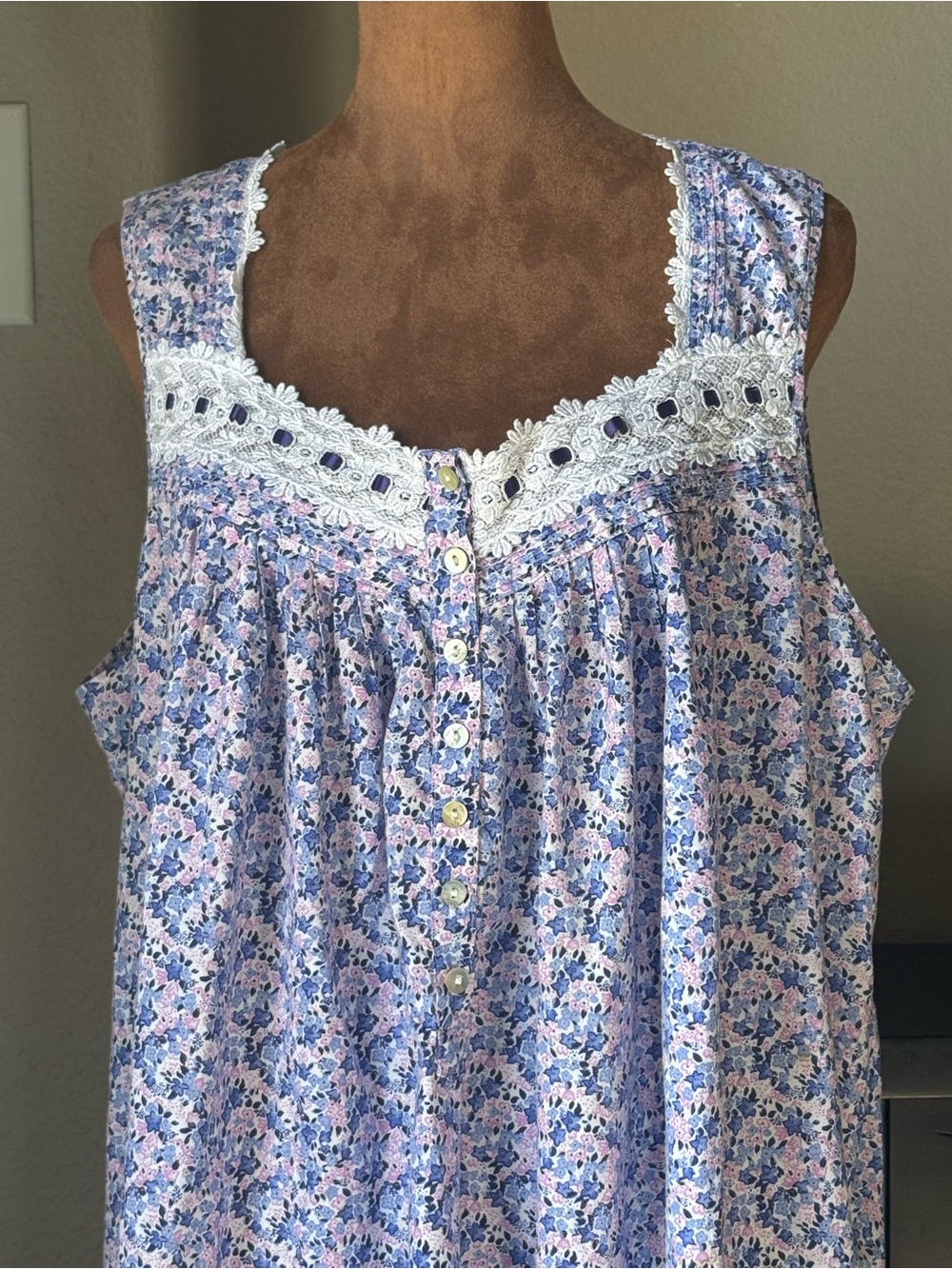 Eileen West XL 100% Cotton Floral Nightgown Lace Ribbon Trim Button Front - Picture 2 of 13
